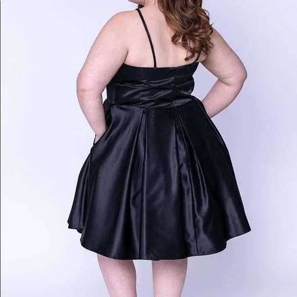 Sydney’s Closet- Simply the Best Party Dress PLUS SIZE 30 - Picture 2 of 6